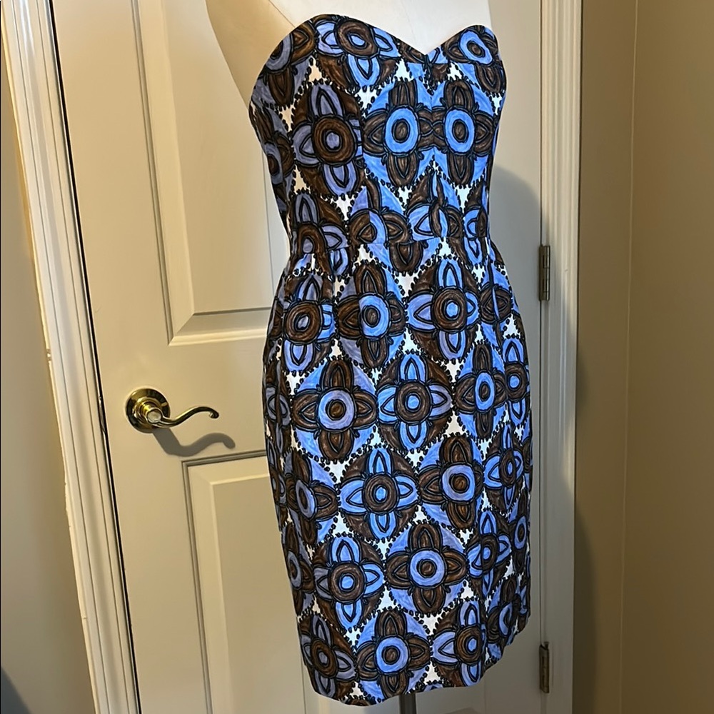 Elegant Strapless Blue and Brown Patterned Dress